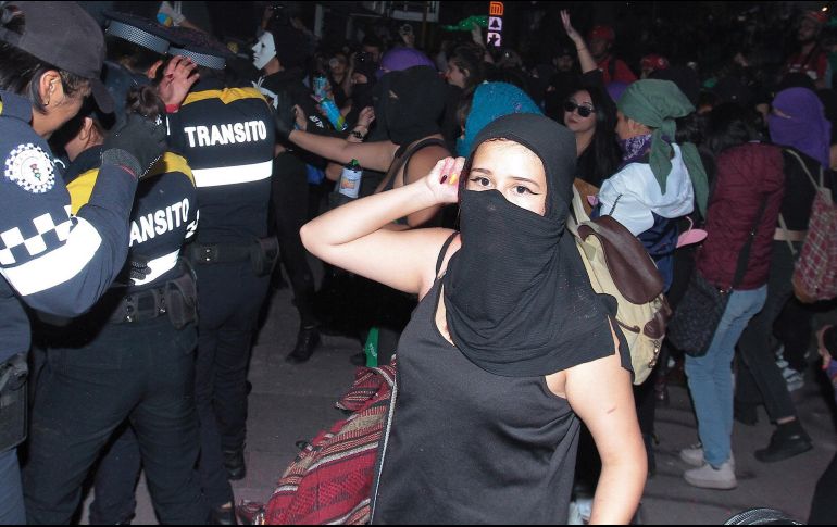 No se arrestó a ninguna manifestante en la marcha en contra de las violaciones y agresiones hacia las mujeres. NTX / I. Hernández