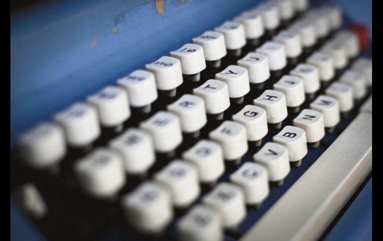 Héctor Manuel piensa en vender los aparatos que tiene en su local, ubicado en el Centro de Guadalajara. EL INFORMADOR / F. Atilano