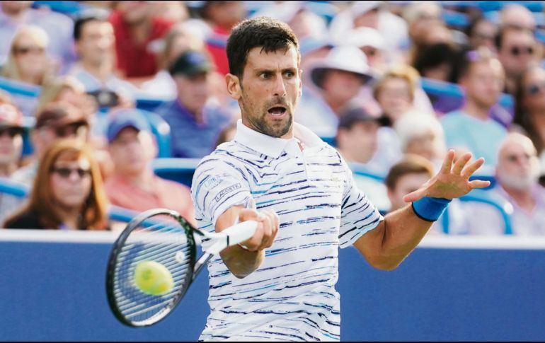 Novak Djokovic topó con pared al caer ante Daniil Medvedev, por lo que el trono en el Masters de Cincinnati queda vacante. AP