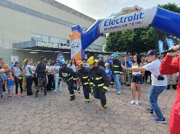 Los asistentes tuvieron que subir 12 pisos del Hospital Civil Nuevo con opción a portar equipo de los bomberos. EL INFORMADOR / P. López