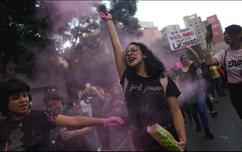 Durante la manifestación feminista del viernes en Ciudad de México se registraron agresiones que dejaron 16 personas lesionadas. EFE/ARCHIVO