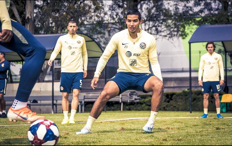 Nicolás Benedetti tampoco estuvo en la práctica. Por su parte, Giovani dos Santos trabaja de manera diferenciada. Henry Martín es otra de las bajas que merman el ataque azulcrema. TWITTER / @ClubAmerica