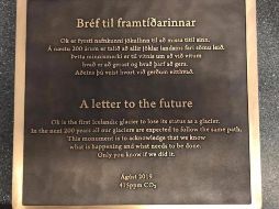 La placa conmemora a Okjokull, que yacía encima del volcán Ok. 