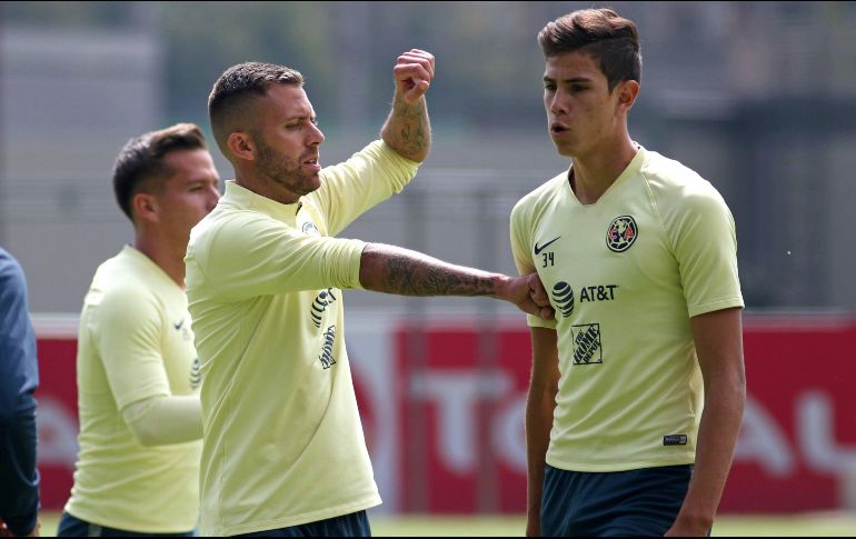 Aspectos del entrenamiento del América en Coapa la mañana de este lunes previo al partido ante Tigres. SUN/C. Mejía