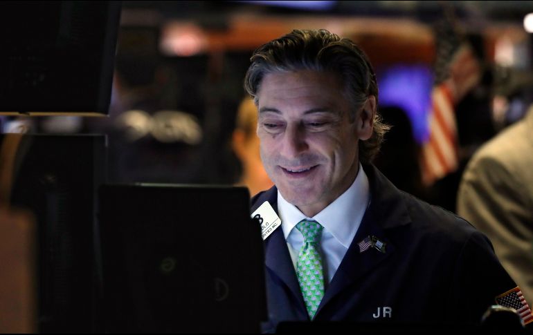 El NYSE Composite también cede 49.28 puntos (-0.39 por ciento), mientras que el Standard & Poor´s 500 registra una baja de 11.91 puntos (-0.41 por ciento). AP / R. Drew