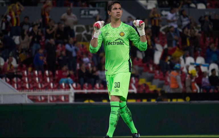 ''De visita nos ha costado, por eso hay que hacernos fuertes en casa y no dejar ir puntos, porque si nos ganan en el (estadio) Jalisco le regalas un punto extra al rival'', dice el portero Felipe López. IMAGO7