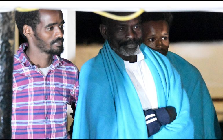 Los migrantes no habían podido desembarcar hasta ahora debido a la negativa de Roma a permitirlo. AP/S. Cavalli