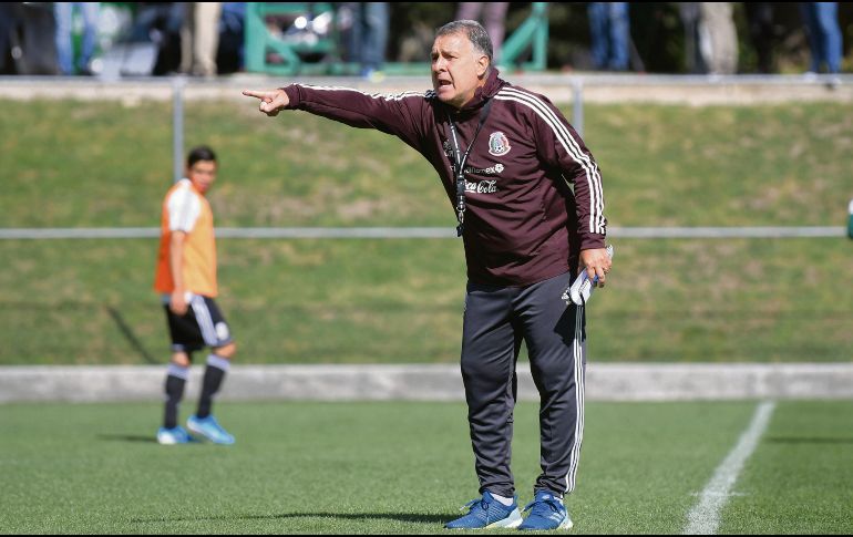El “Tata” Martino hizo varios señalamientos hacia los jugadores jóvenes que forman parte de esta convocatoria que termina hoy. IMAGO7