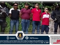 Junto con los hombres, autoridades decomisaron armas de fuego, droga y tres motocicletas. ESPECIAL/Secretaría de Seguridad Pública