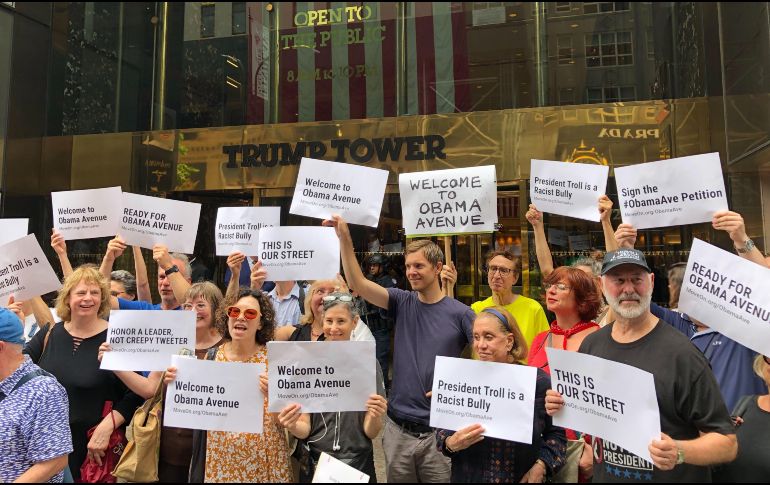 Nueva York determina que para ponerle a una calle el nombre de una persona, esta debe llevar muerta al menos dos años, pero promotora de MoveOn menciona que no hay ninguna razón para que el Consejo de la ciudad no haga una excepción. TWITTER / @MoveOn