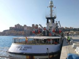 El barco llegó a Sicilia el miércoles, después de que el día anterior pudieran desembarcar en Lampedusa los migrantes que quedaban a bordo. EFE/C. Rizzo