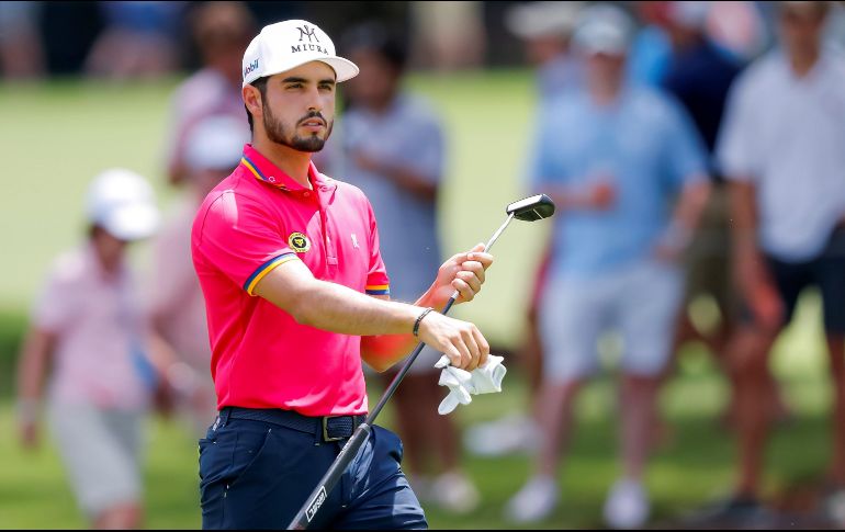 Abraham Ancer finalizó ayer con una tarjeta de dos sobre par de campo en Atlanta. EFE/E. Lesser