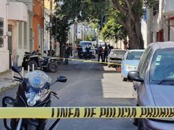 La víctima presentaba entre tres y cuatro impactos de bala en la espalda; se localizaron más de 10 casquillos de pistola calibre 9 milímetros. EL INFORMADOR/ S. Blanco