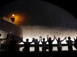Manifestantes se congregan afuera del museo espacial en Hong Kong. AP/V. Yu