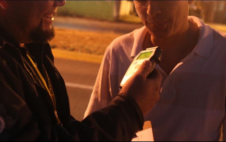 Para establecer la obligación de que los locales donde se venden o consumen bebidas alcohólicas, cuenten con un alcoholímetro y apliquen mediciones. EL INFORMADOR/ ARCHIVO