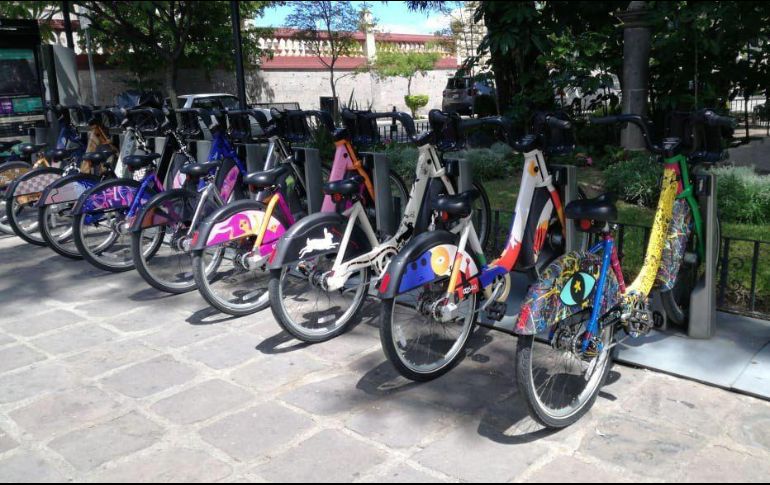 Los mejores cinco diseños enviados por usuarios de MiBici fueron seleccionados por un jurado, el cual también participó en la intervención de las bicicletas. ESPECIAL