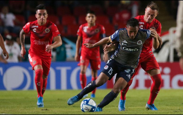 El uso del VAR en este encuentro volvió a generar polémica. IMAGO7/E. Bazan