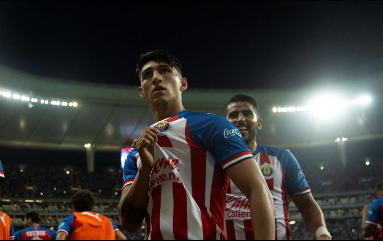Alan Pulido podrá aumentar su marca mañana, cuando Chivas reciba a los Rayos. EFE/ARCHIVO