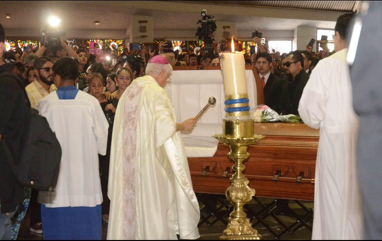 Al finalizar la misa, el grupo musical que encabezó Celso, “La Ronda Bogotá” interpretó el repertorio más famoso del músico. SUN