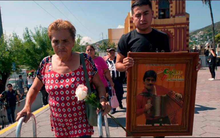 Al finalizar la misa, el grupo musical que encabezó Celso, “La Ronda Bogotá” interpretó el repertorio más famoso del músico. AFP/J. Aguilar