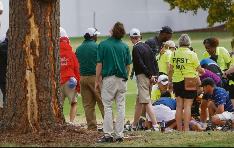 Un rayo cayó sobre un árbol dejando varios heridos en el campo de juego. EFE