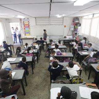 Niños estudiarán con planes de tres gobiernos