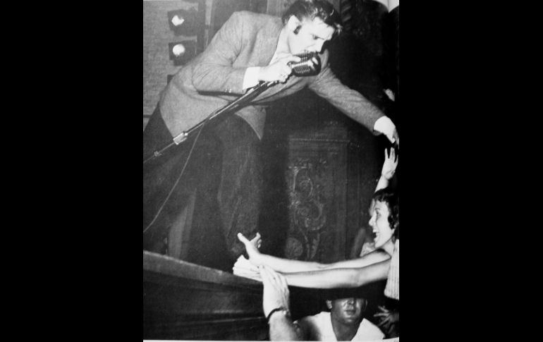 Entre 1954-55, la incursión en la radio y en los conciertos de toda USA de un joven desconocido llamado Elvis Presley habría de causar tal sensación nunca antes vista ni jamás imaginada en el mundo entero. CORTESÍA / F. Partida
