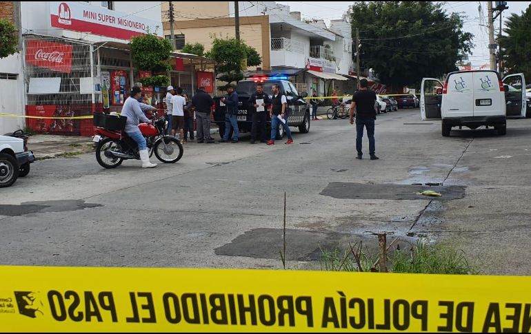 Autoridades están a la espera de revisión de las imágenes de las cámaras del C5 que se hallan justo en la esquina contraria de donde ocurrió el crimen. EL INFORMADOR /