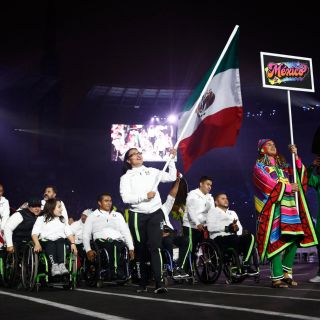 Dólares decomisados al crimen serán para Parapanamericanos: AMLO