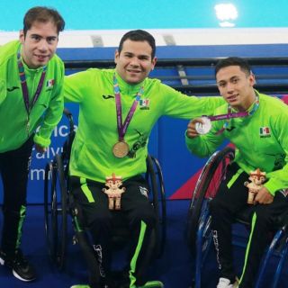 México hace el 1-2-3 en natación de Parapanamericanos