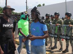 Los descontentos se niegan a salir por la frontera sur. EFE/J. Blanco