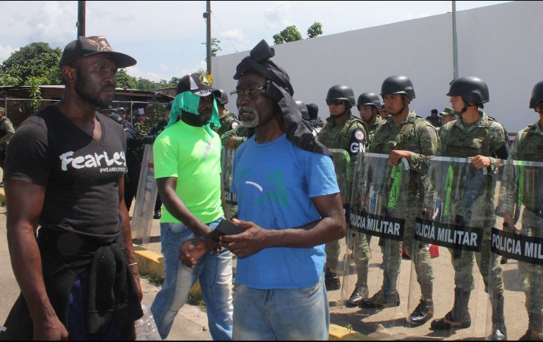 Los descontentos se niegan a salir por la frontera sur. EFE/J. Blanco