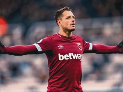 Javier Hernández figura en la lista de convocados por Gerardo Martino para los duelos amistosos. AP