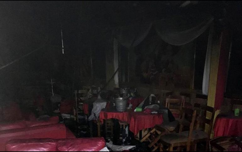 Según reportes, hombres armados ingresaron al lugar y lo incendiaron. EFE