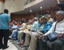 El contingente entabló diálogo con Salvador Caro Cabrera, presidente del Grupo Parlamentario de Movimiento Ciudadano, quien aseguró que se revisará la iniciativa. EL INFORMADOR / P. López