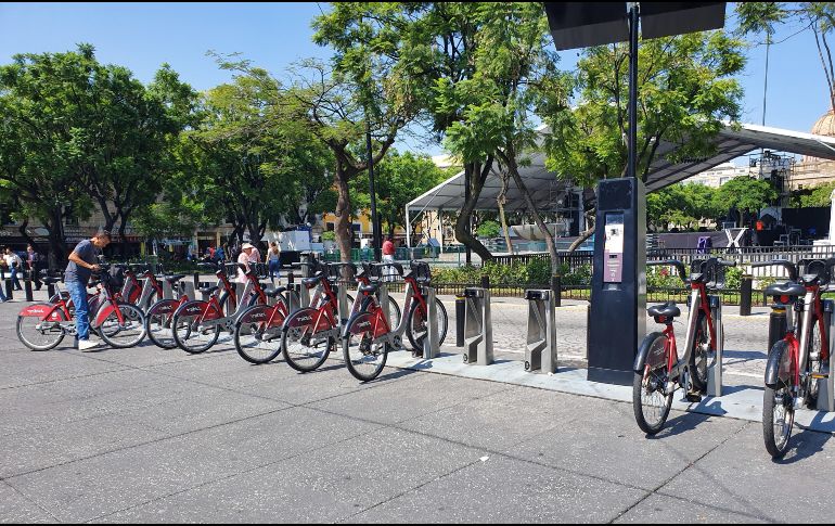 La morenista, Norma Valenzuela Álvarez, también planteó que se hagan adecuaciones administrativas para que jóvenes de 16 años puedan suscribirse al programa. EL INFORMADOR / R. Rivas