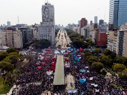 Manifestación frente al Ministerio de Desarrollo Social donde se exigió aumento al salario mínimo. AP/M. De Fina