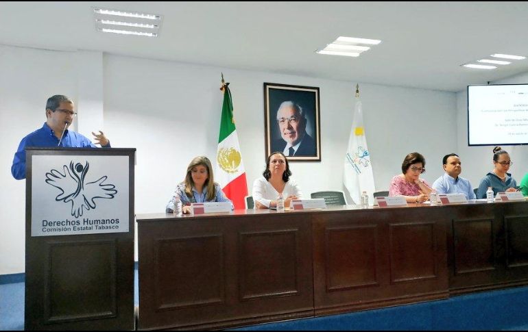 El titular de la CEDH Tabasco, Pedro Calcáneo Argüelles (i), mencionó que se recibieron 504 opiniones ciudadanas en la consulta pública estatal. TWITTER/@SIPINNA_MX