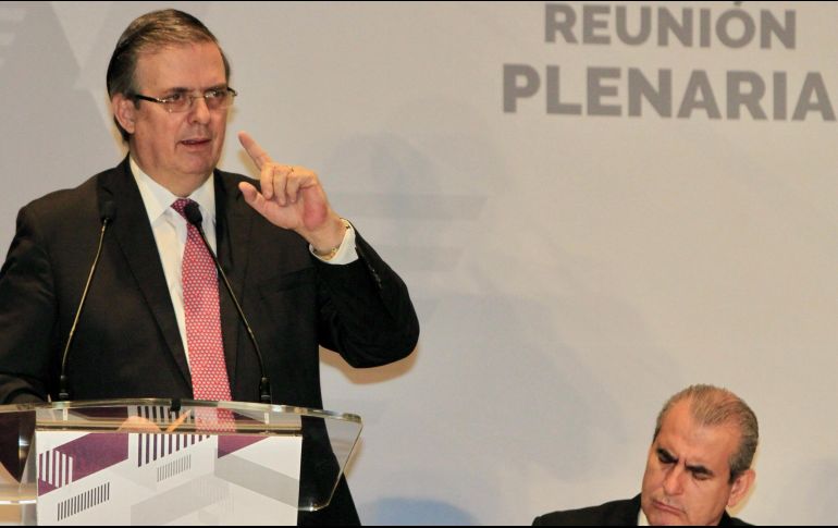 Marcelo Ebrard durante la reunión con el grupo parlamentario de Morena en la Cámara de Diputados este jueves. NTX/J. Lira