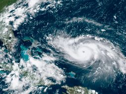 El poderoso ciclón se mueve ahora más a de 17 kilómetros por hora en dirección noroeste, lo que le permite organizarse mejor y ganar aún más potencia. AP / ARCHIVO