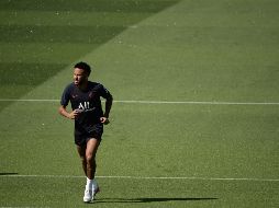 El lunes por la noche cierra el mercado de verano y la situación de Neymar sigue sin aclararse. AFP/M . Bureau