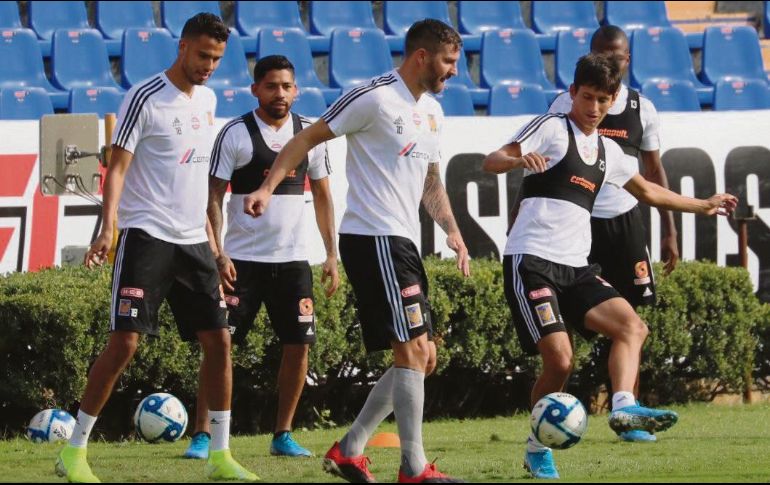 Con  André-Pierre Gignac como goleador y el recién llegado Diego Reyes en la banca, los campeones reciben a los Esmeraldas. TWITTER/@tigresoficial