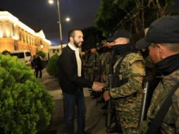 El presidente Bukele, que ha acuñado el eslogan “el dinero alcanza cuando nadie roba”, sostuvo que nunca se podrá sacar adelante al país si no se elimina la corrupción. TWITTER/nayibbukele