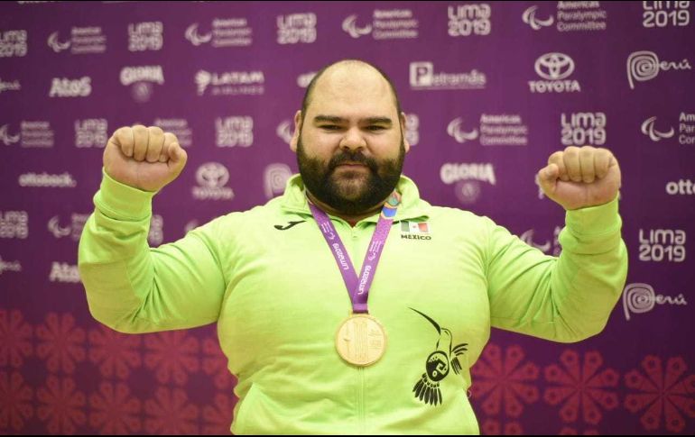 Castillo consiguió un levantamiento de 226 kilogramos en la jornada de este sábado. ESPECIAL/CONADE