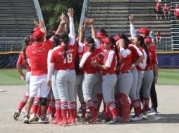 Ambas escuadras llegaron a este duelo con una marca de tres triunfos y cero derrotas, por lo que la tensión siempre estuvo presente en el diamante. ESPECIAL/olympicsoftball.wbsc.org