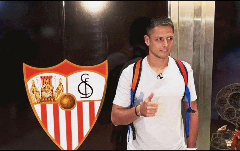 Javier Hernández cerrará hoy el fichaje con el equipo español. TWITTER