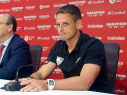 ''Él (Javier Hernández) ha hecho un esfuerzo muy importante y en frío tienes que pensar que es porque tiene muchas ganas de venir'', dice el directivo. AFP / C. Quicler