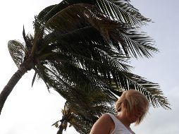 Este domingo, el huracán “Dorian” pegó con fuerza contra la isla de Abaco con fuertes vientos y oleaje. AFP / M. Wilson