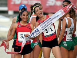 Las atletas se impusieron en la prueba de relevos tras obtener una suma de 1338 puntos. EFE / T. Kovacs