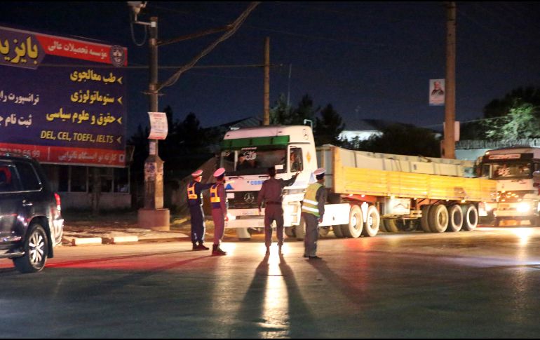 Fuerzas de seguridad arriban a las inmediaciones del complejo 